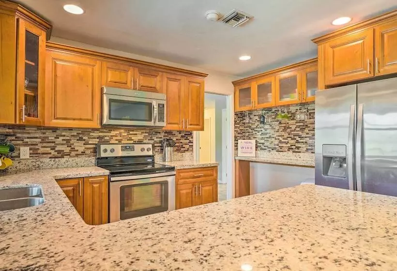 Pet Friendly Fort Myers Home W/ Patio & Grill!