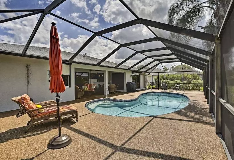 Pet Friendly Fort Myers Home W/ Patio & Grill!