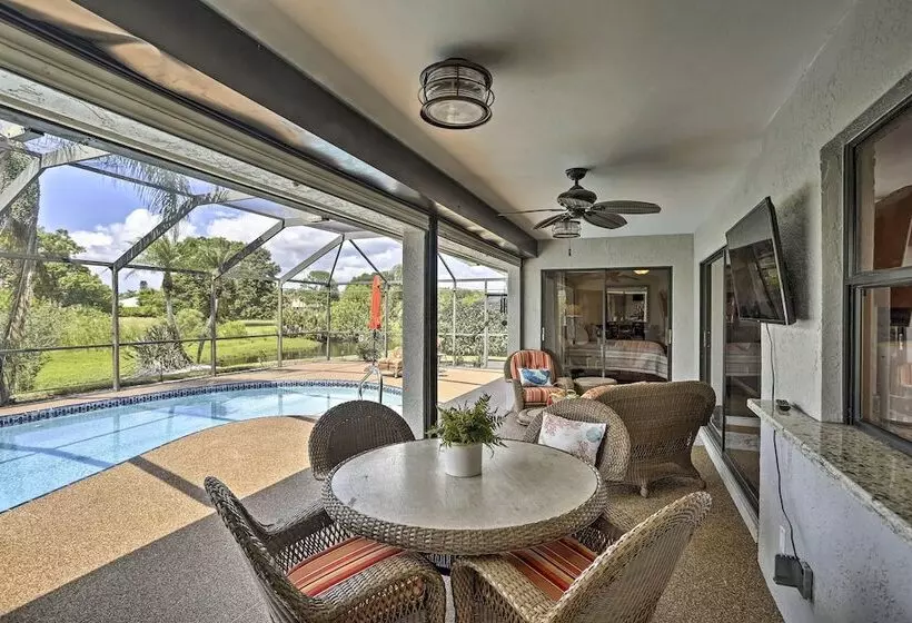 Pet Friendly Fort Myers Home W/ Patio & Grill!