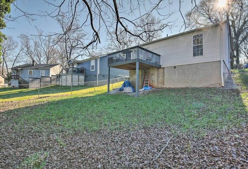 Pet Friendly Greenville Dwelling ~ 2 Mi From Dtwn!