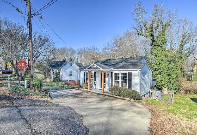 Pet Friendly Greenville Dwelling ~ 2 Mi From Dtwn!