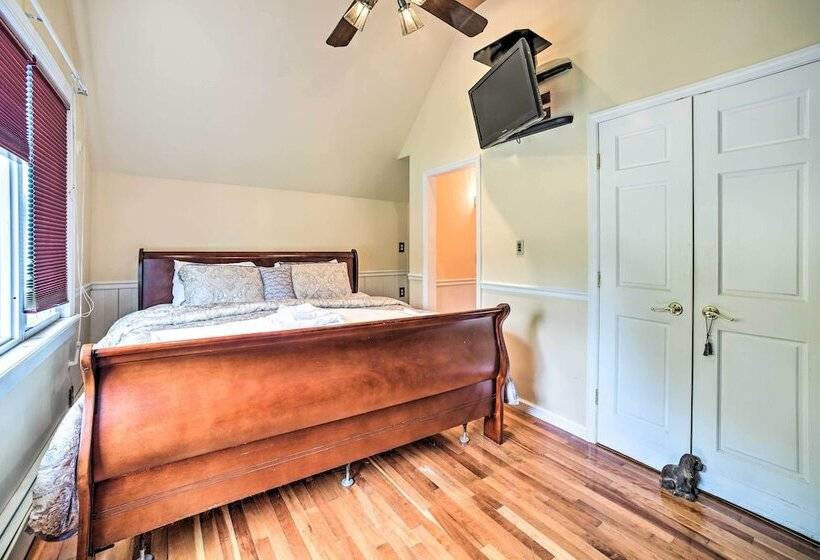 Pet Friendly Latham Retreat ~ 7 Mi To Albany!