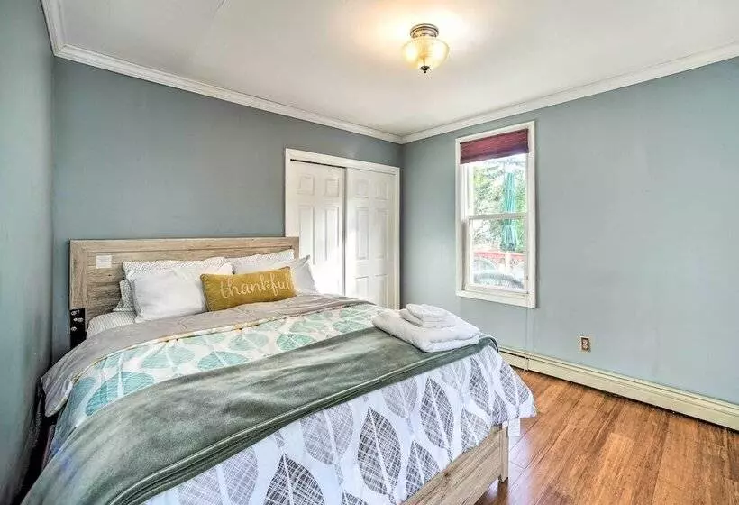 Pet Friendly Latham Retreat ~ 7 Mi To Albany!