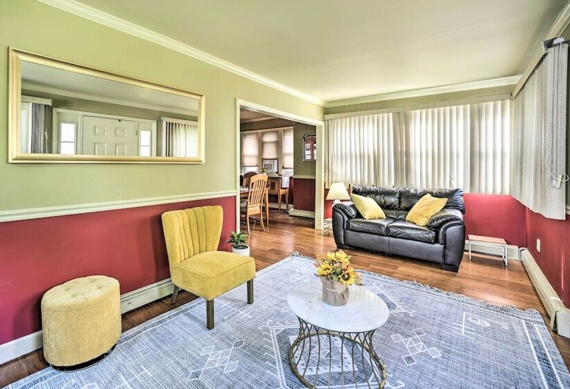 Pet Friendly Latham Retreat ~ 7 Mi To Albany!