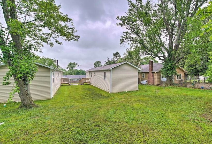 Pet Friendly West Plains Home Near Downtown!