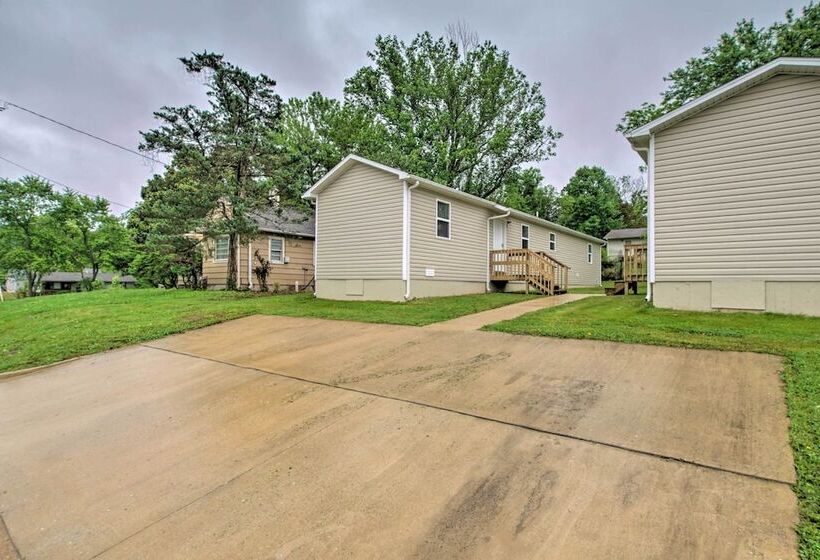 Pet Friendly West Plains Home Near Downtown!