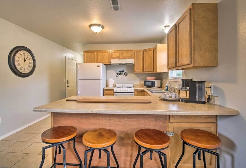 Pet Friendly West Plains Home Near Downtown!