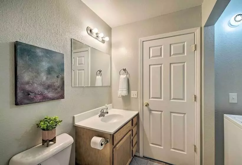 Pet Friendly West Plains Home Near Downtown!