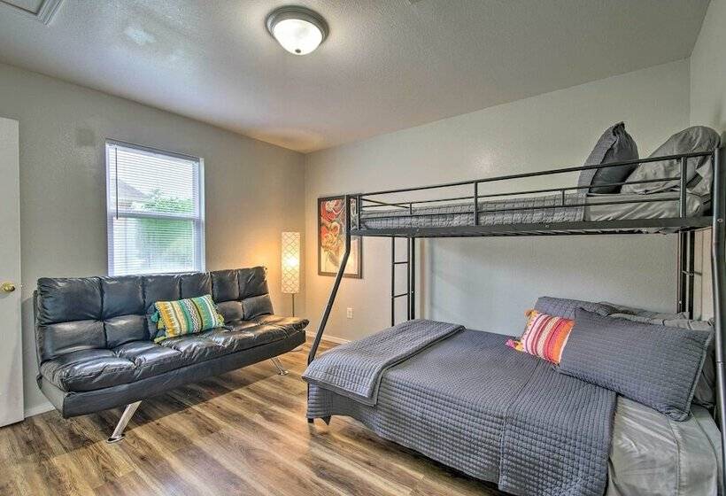 Pet Friendly West Plains Home Near Downtown!