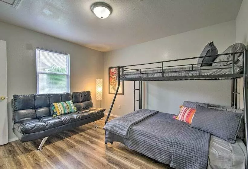 Pet Friendly West Plains Home Near Downtown!