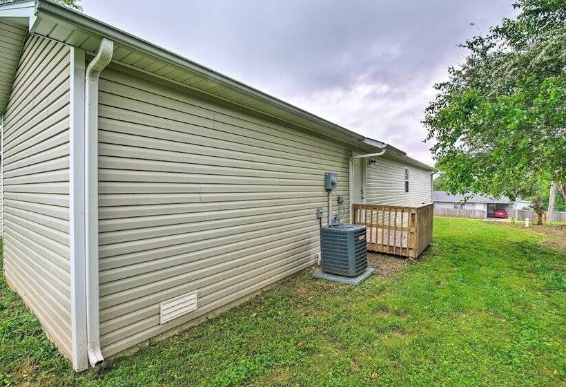 Pet Friendly West Plains Home Near Downtown!
