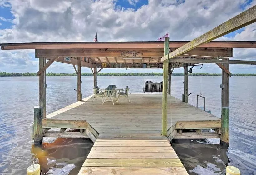 Picturesque Retreat On St Johns River + Docks