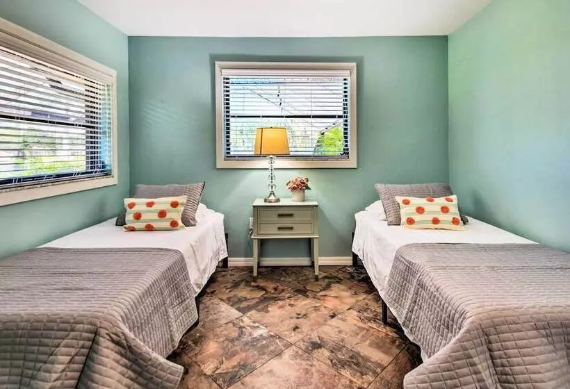 Port Charlotte Retreat W/ Heated Pool & Spa!