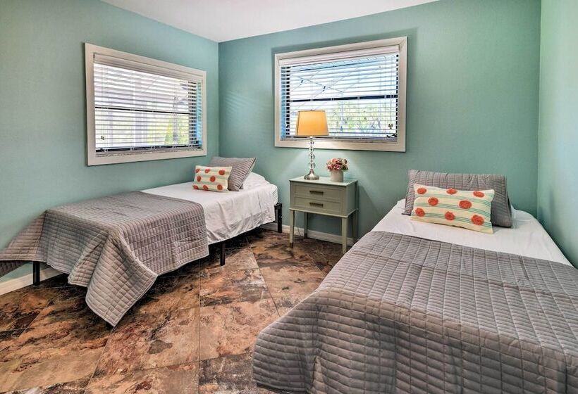 Port Charlotte Retreat W/ Heated Pool & Spa!