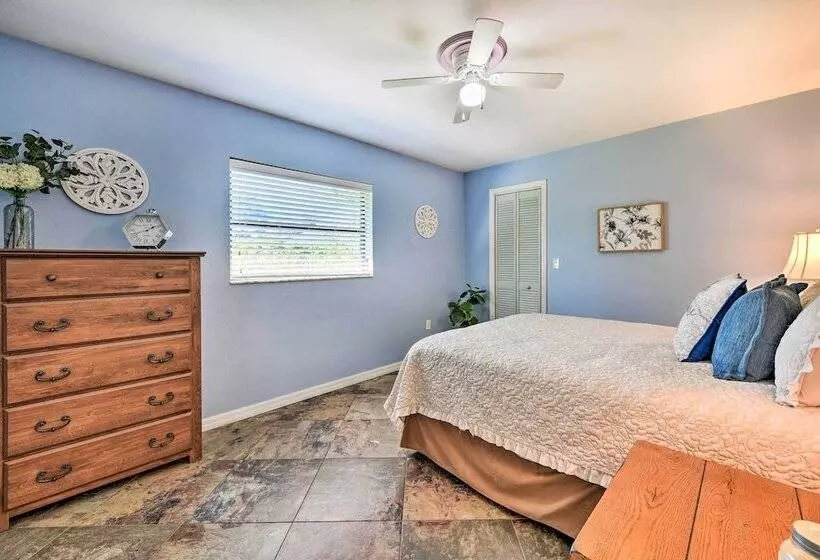 Port Charlotte Retreat W/ Heated Pool & Spa!