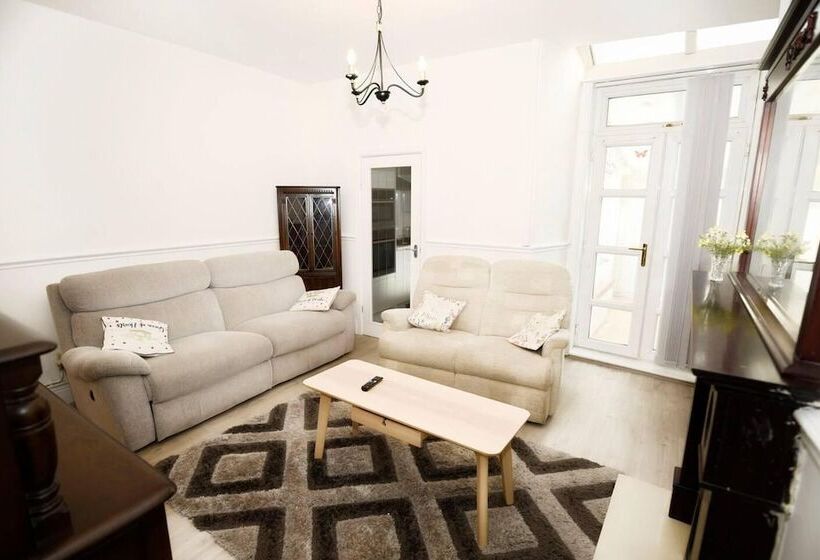 דירת נופש Fine 3 Bed House In Manchester For Up To 6 People