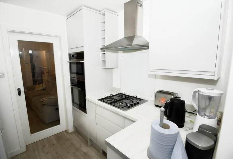דירת נופש Fine 3 Bed House In Manchester For Up To 6 People