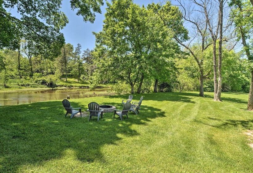 Rustic Ironton Home W/ Deck & Fire Pit On Creek!