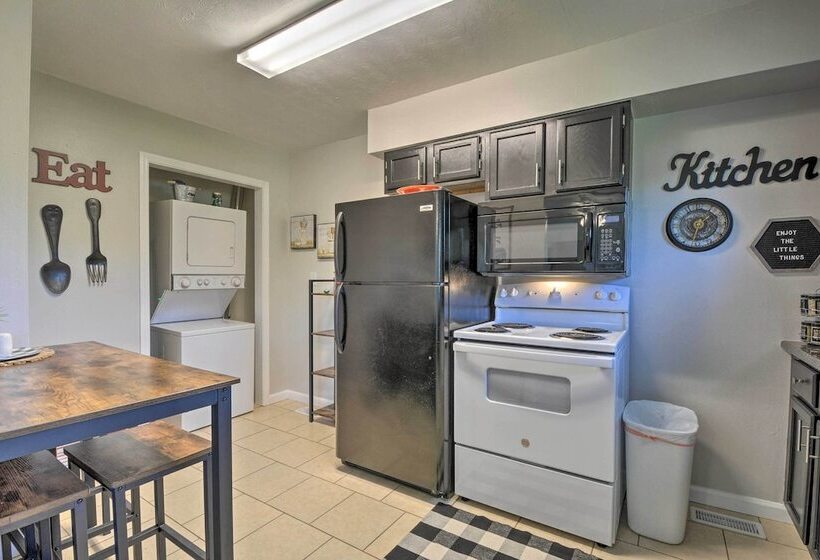 Rustic Ironton Home W/ Deck & Fire Pit On Creek!