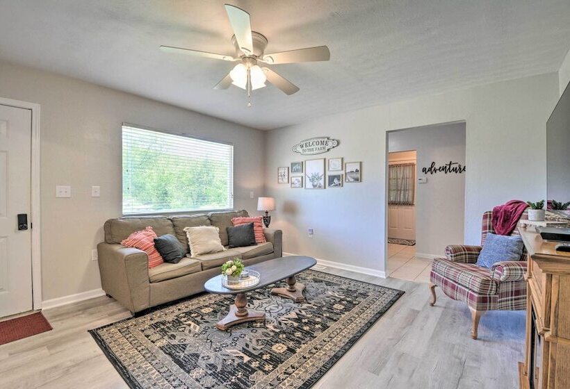 Rustic Ironton Home W/ Deck & Fire Pit On Creek!