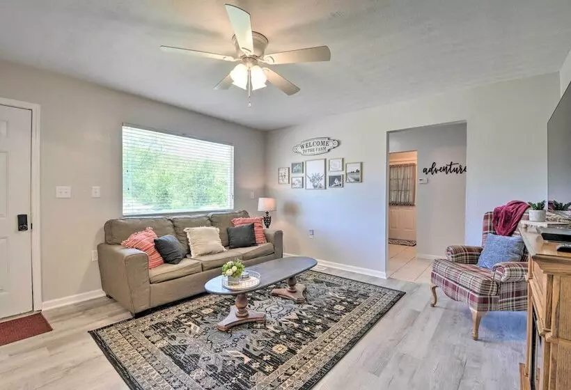 Rustic Ironton Home W/ Deck & Fire Pit On Creek!