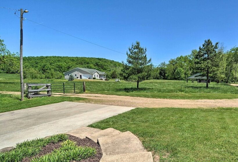 Rustic Ironton Home W/ Deck & Fire Pit On Creek!