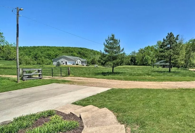 Rustic Ironton Home W/ Deck & Fire Pit On Creek!