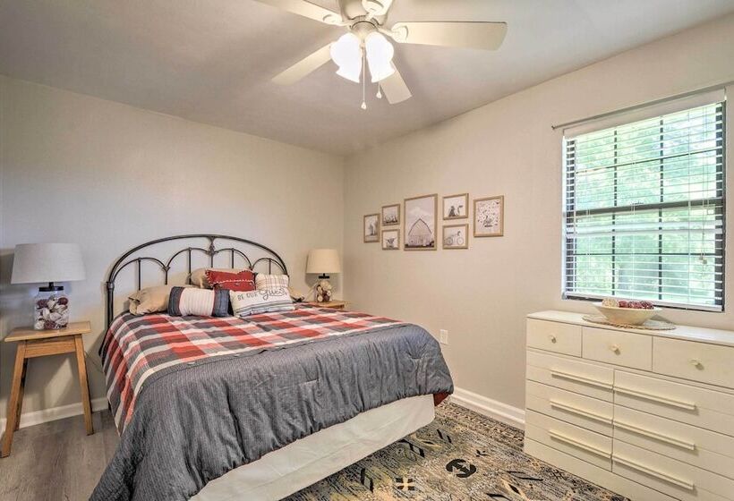 Rustic Ironton Home W/ Deck & Fire Pit On Creek!