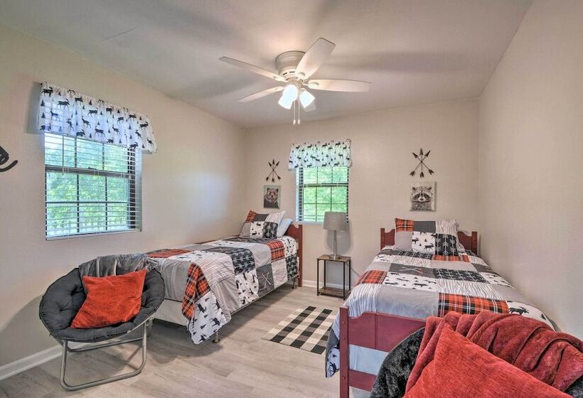 Rustic Ironton Home W/ Deck & Fire Pit On Creek!