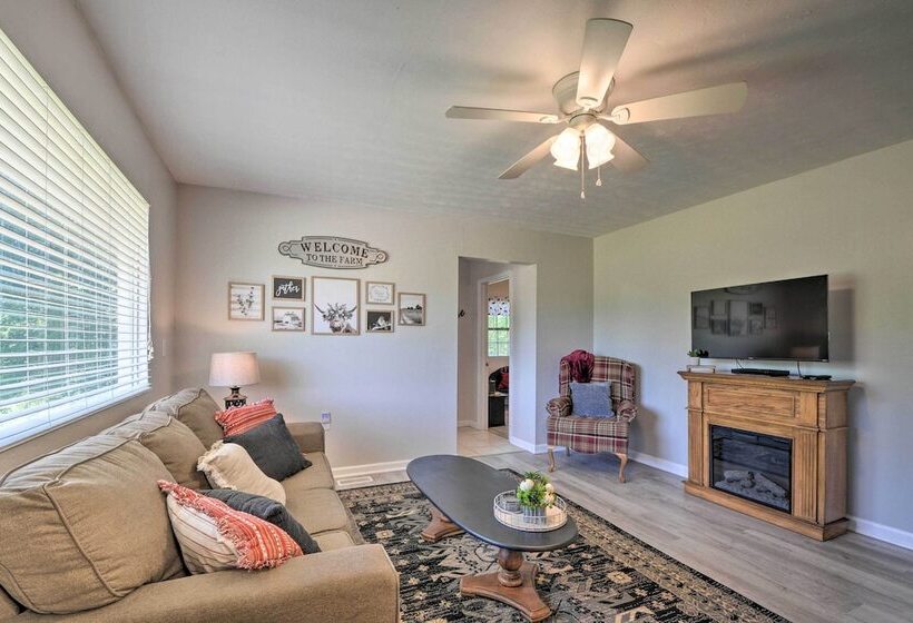 Rustic Ironton Home W/ Deck & Fire Pit On Creek!