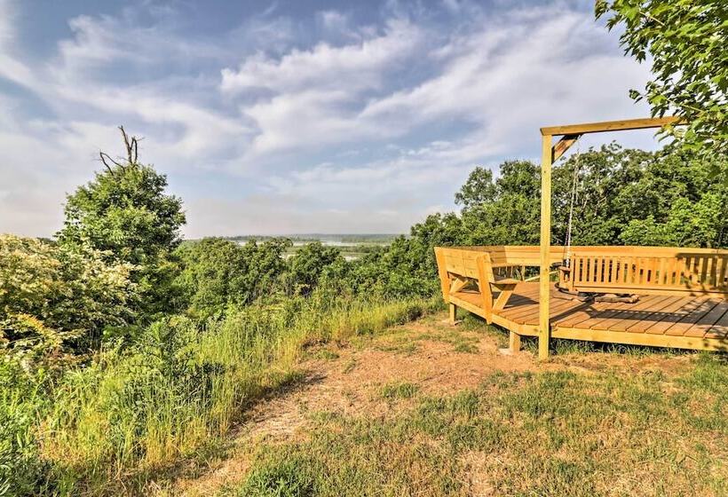 Rustic Lamar Cabin W/ Deck & Private Hot Tub