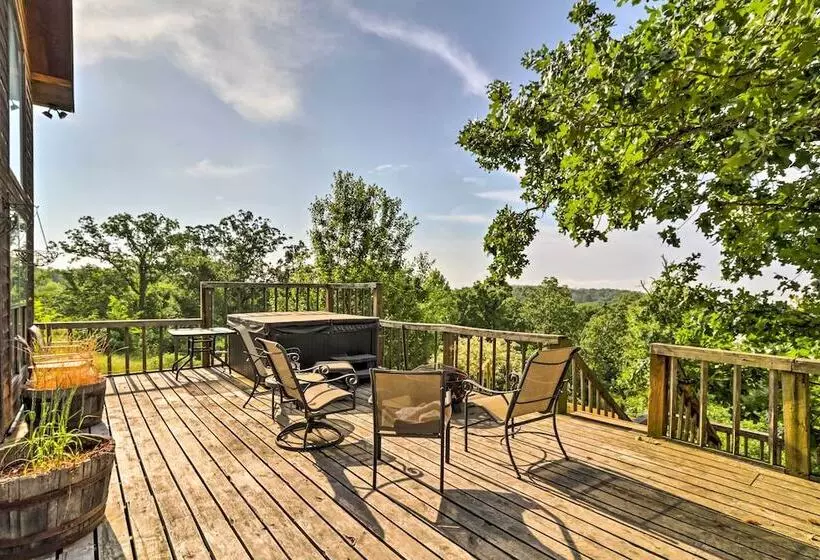 Rustic Lamar Cabin W/ Deck & Private Hot Tub