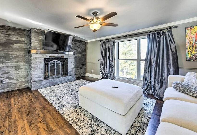 Saint Charles House Near Historic Downtown!