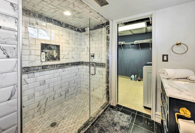 Saint Charles House Near Historic Downtown!