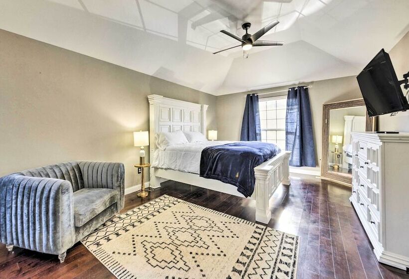 Saint Charles House Near Historic Downtown!