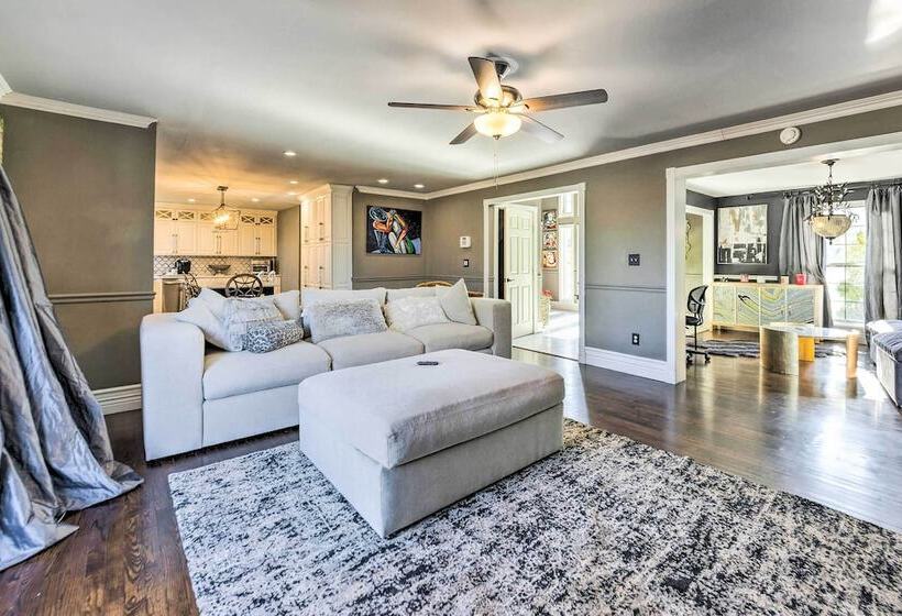 Saint Charles House Near Historic Downtown!