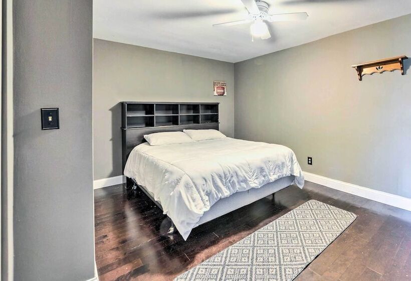 Saint Charles House Near Historic Downtown!