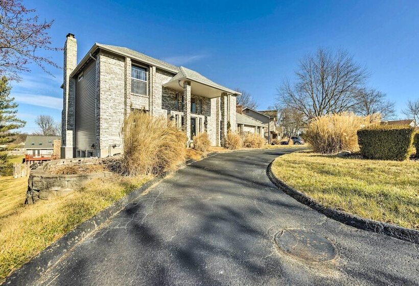 Saint Charles House Near Historic Downtown!
