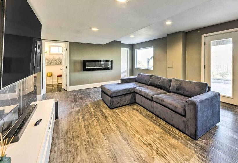 Saint Charles House Near Historic Downtown!