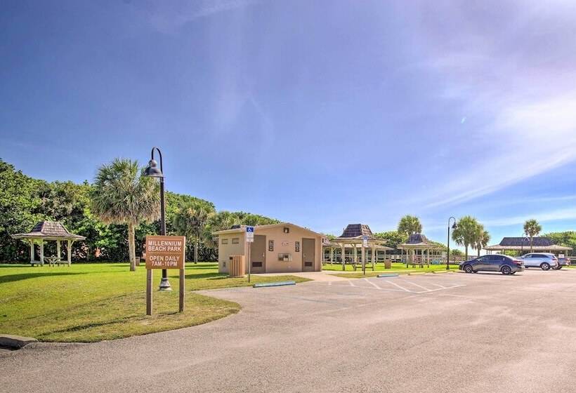 Quiet Satellite Beach Home W/ Lanai, Walk To Beach