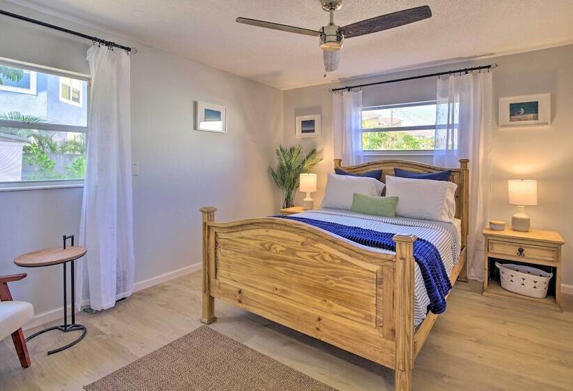 Quiet Satellite Beach Home W/ Lanai, Walk To Beach