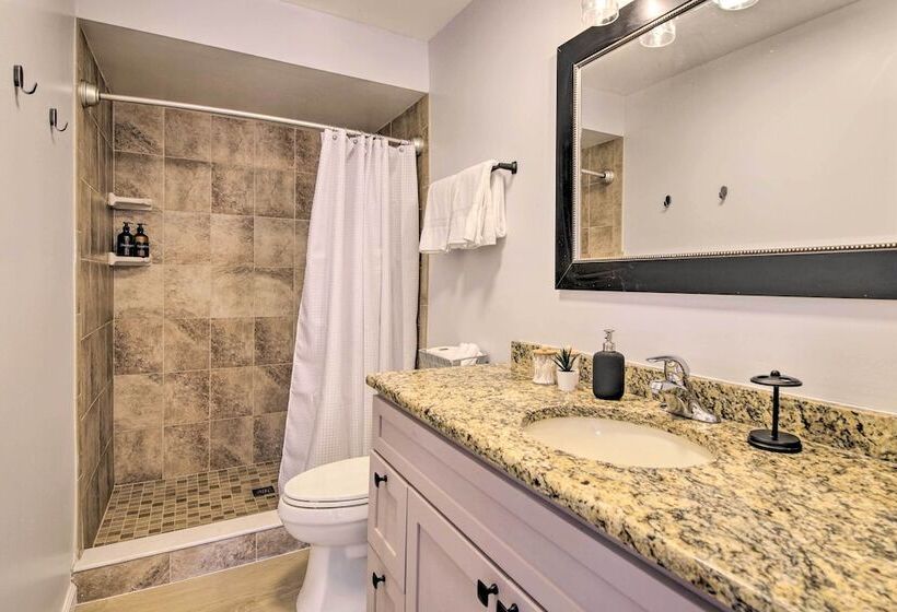 Quiet Satellite Beach Home W/ Lanai, Walk To Beach