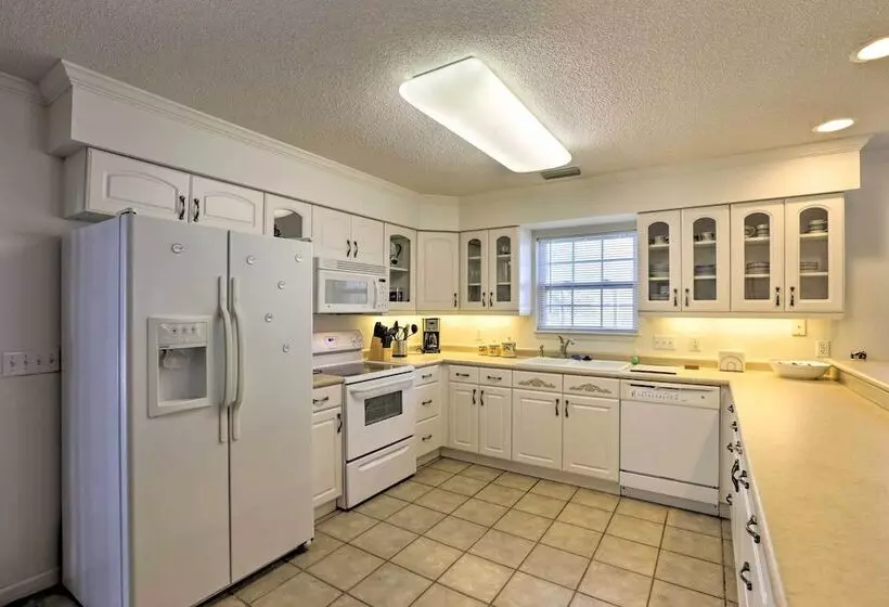 Seagrass Cottage  < 1 Mi To Fishing, Boating