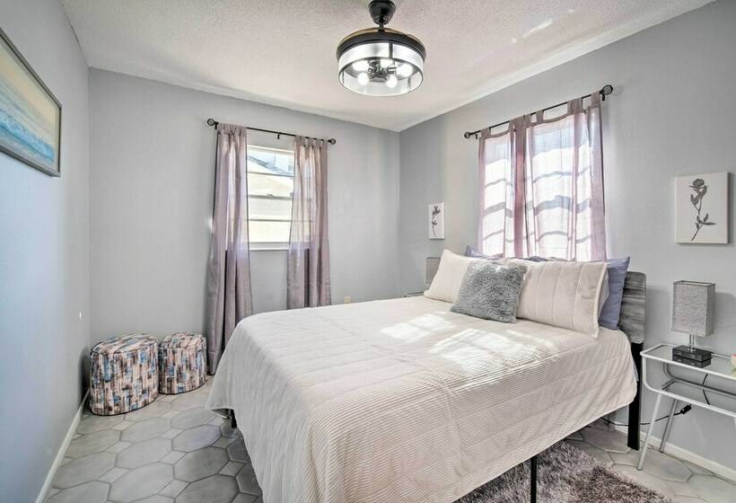 Spacious Gulf Front Hudson Home W/ Dock!