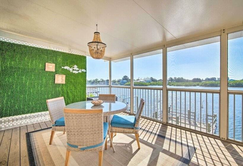 Spacious Gulf Front Hudson Home W/ Dock!