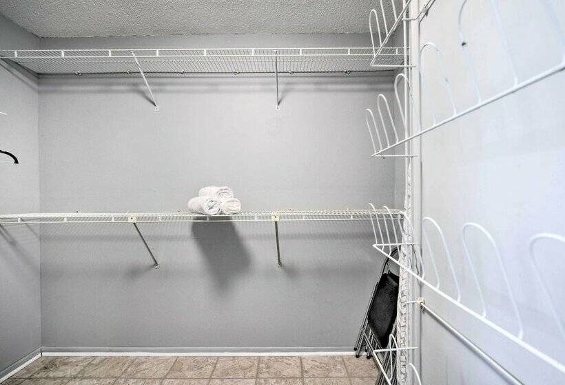 Spacious Gulf Front Hudson Home W/ Dock!