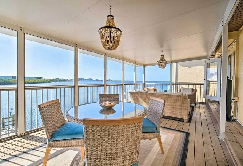 Spacious Gulf Front Hudson Home W/ Dock!