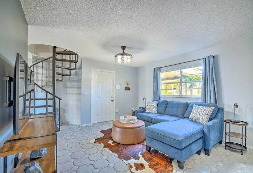 Spacious Gulf Front Hudson Home W/ Dock!