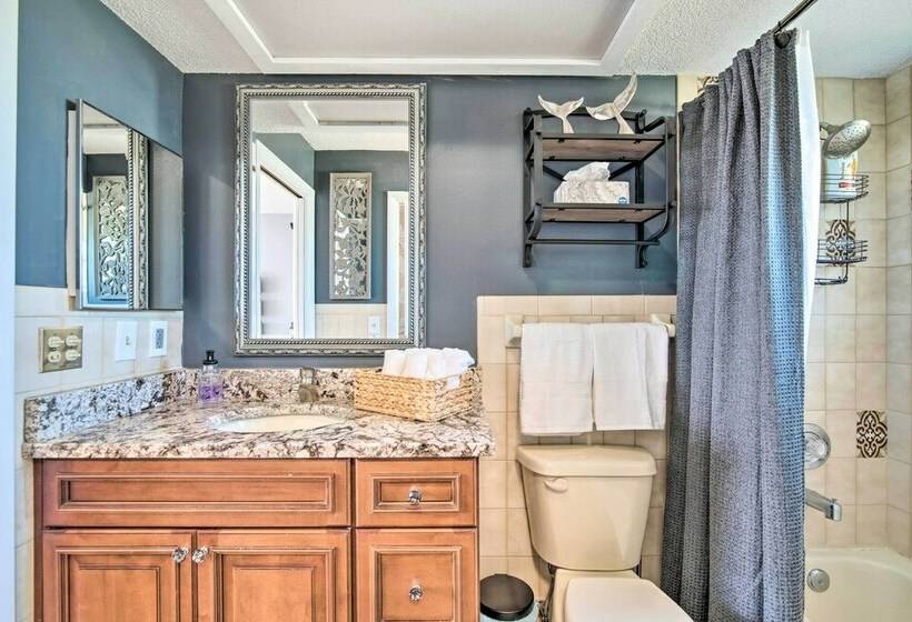 Spacious Gulf Front Hudson Home W/ Dock!