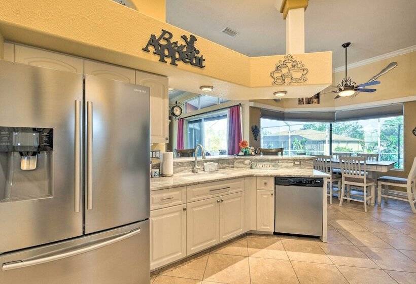 Spacious Port Charlotte Home W/ Lanai!